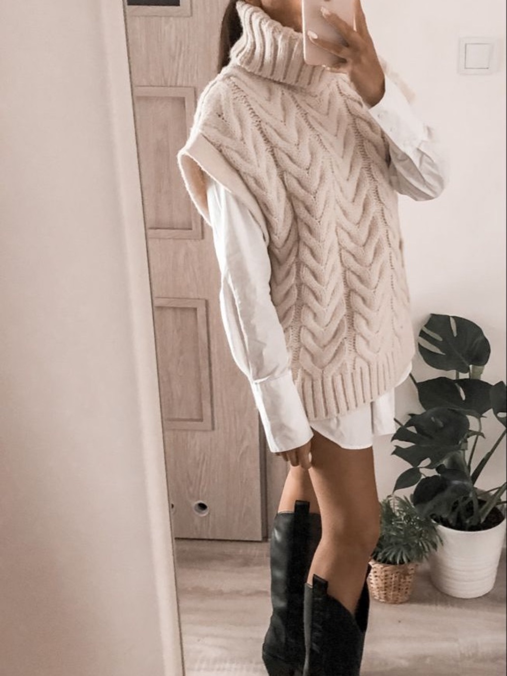 Zara Cream Cable Knit Sleeveless Turtleneck Sweater Vest